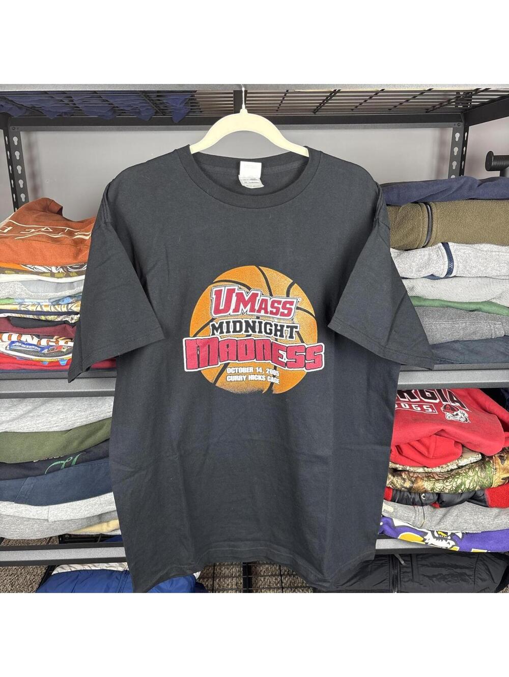Vintage Y2K UMass Midnight Madness 2005 Basketball Graphic T-Shirt Black XL
